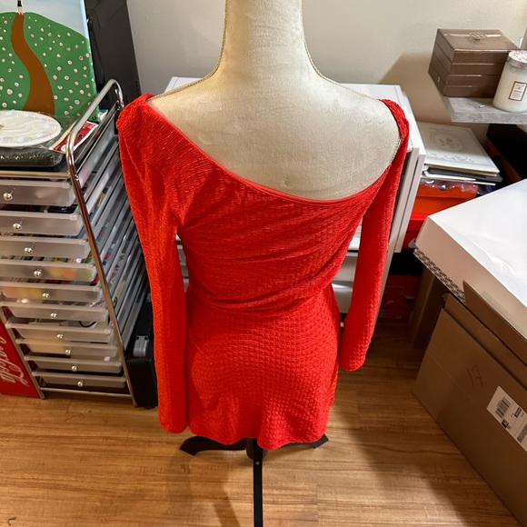 Privacy Please Red Dress cold shoulder - Picture 6 of 8